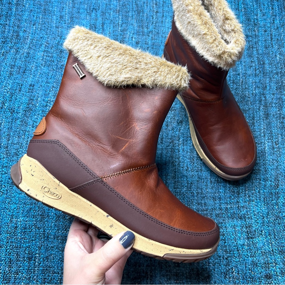Chaco Borealis Mid Waterproof Leather Boots in Brown Women's Size 6.5